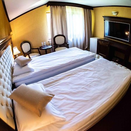 Hotel Trei Brazi Băile Olăneşti Exteriör bild