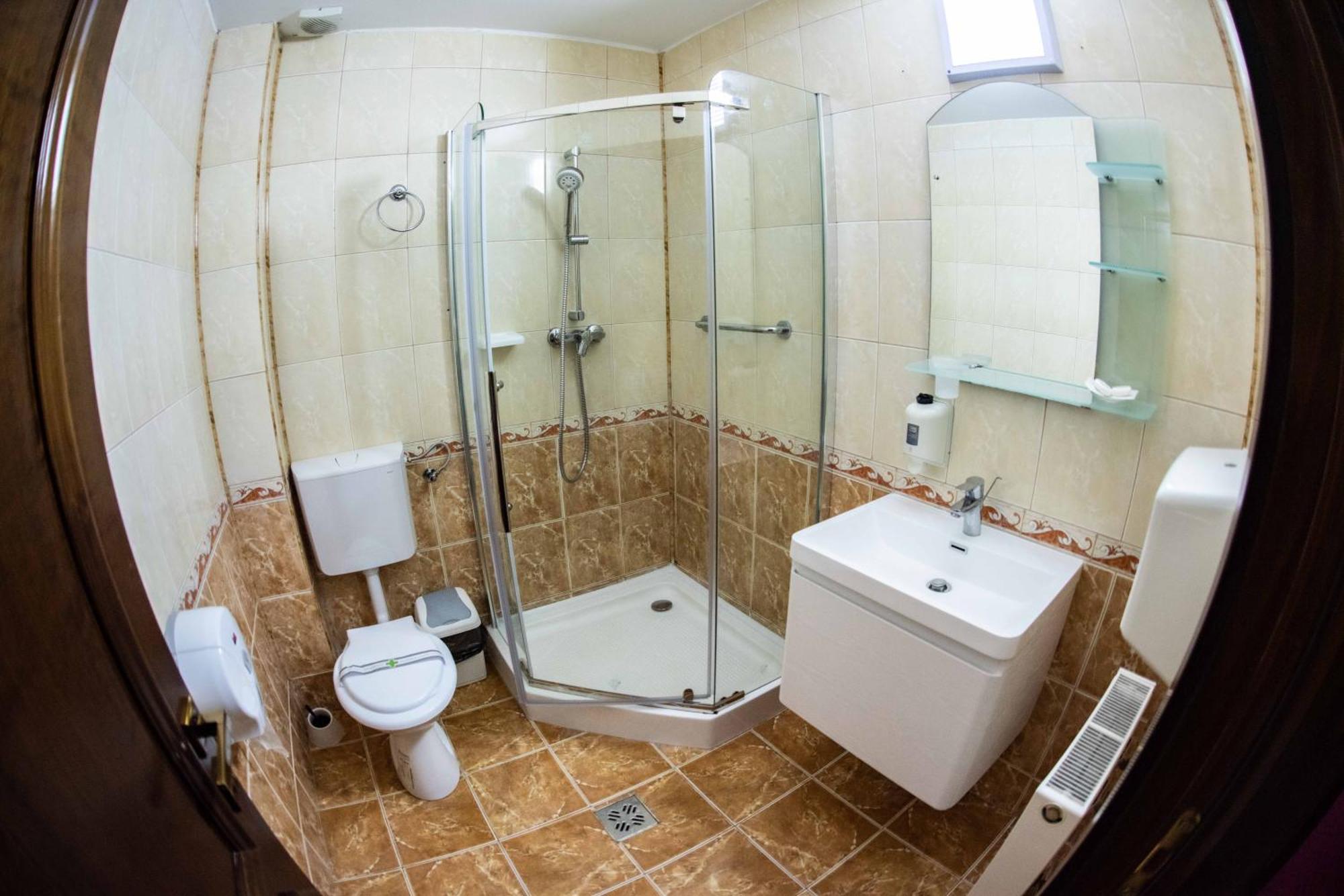 Hotel Trei Brazi Băile Olăneşti Exteriör bild