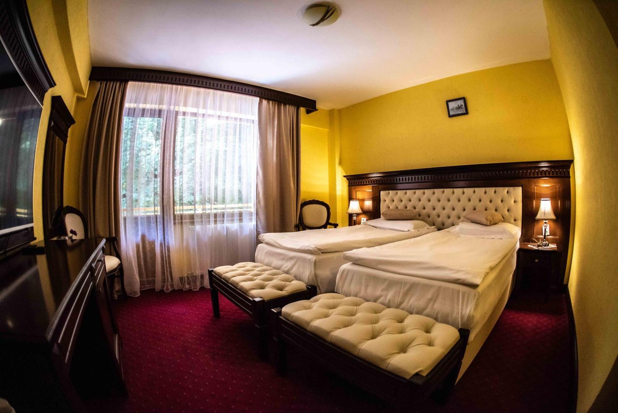 Hotel Trei Brazi Băile Olăneşti Exteriör bild