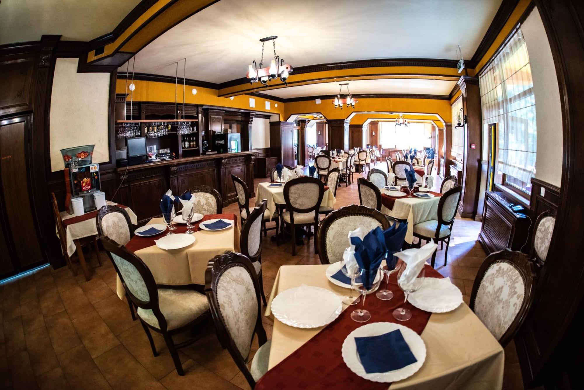 Hotel Trei Brazi Băile Olăneşti Exteriör bild