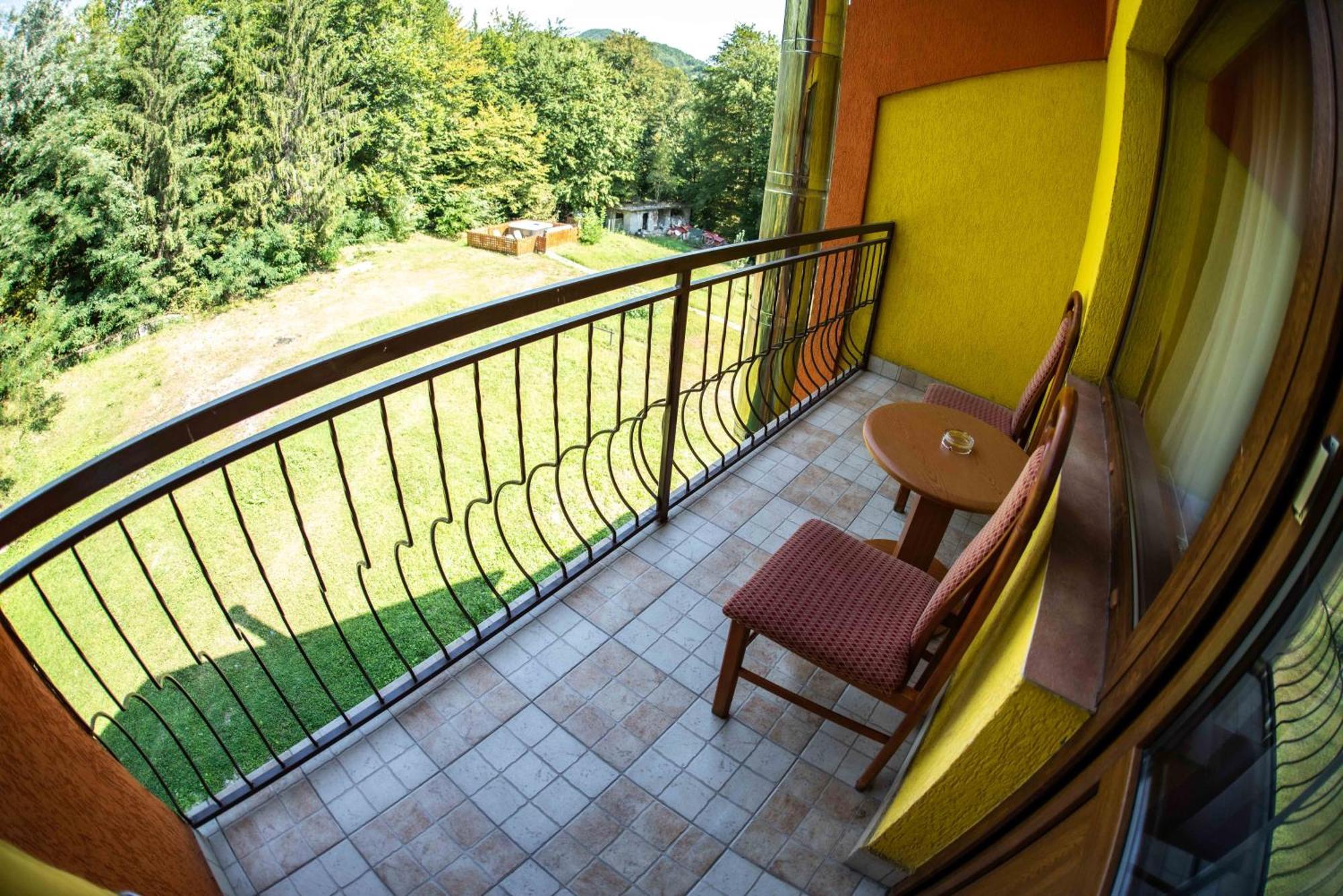 Hotel Trei Brazi Băile Olăneşti Exteriör bild